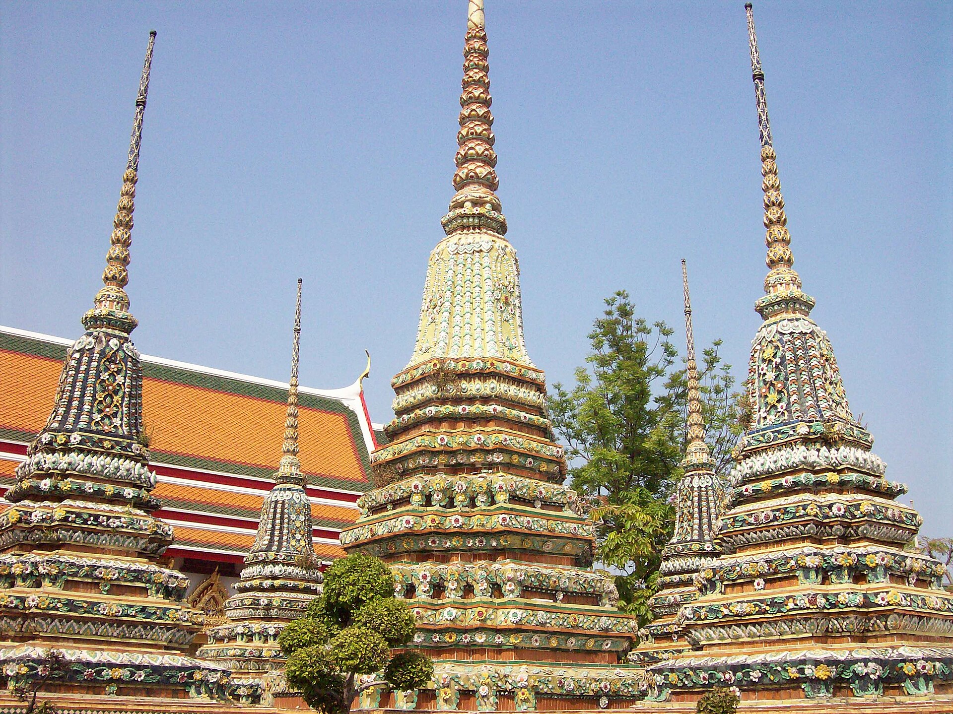Wat Pho Temple Bangkok 1.jpg