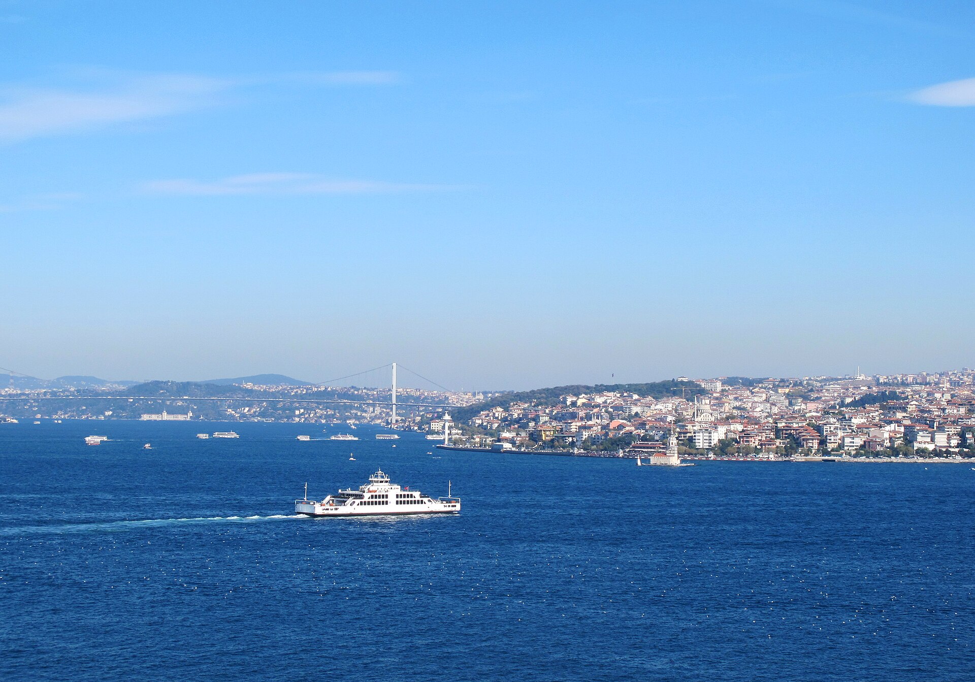 Ferry-Bosphorus-Istanbul-October-2012.jpg