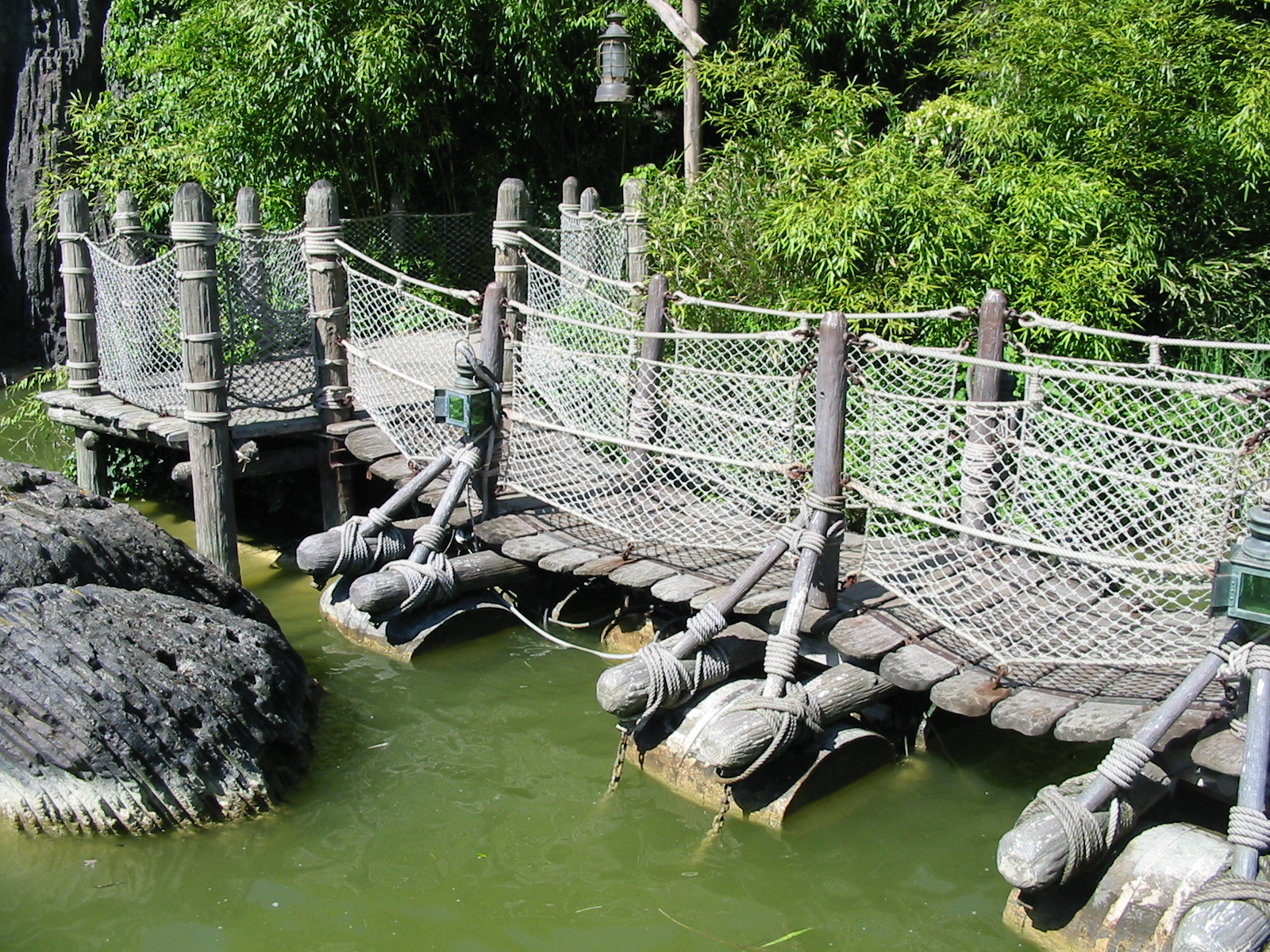 Floating bridge Disneyland paris may 2005.jpg