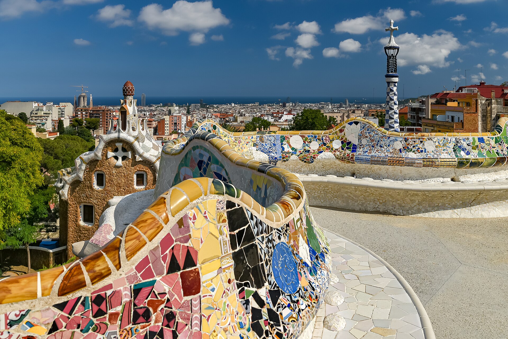 Park Güell - 50030738311.jpg