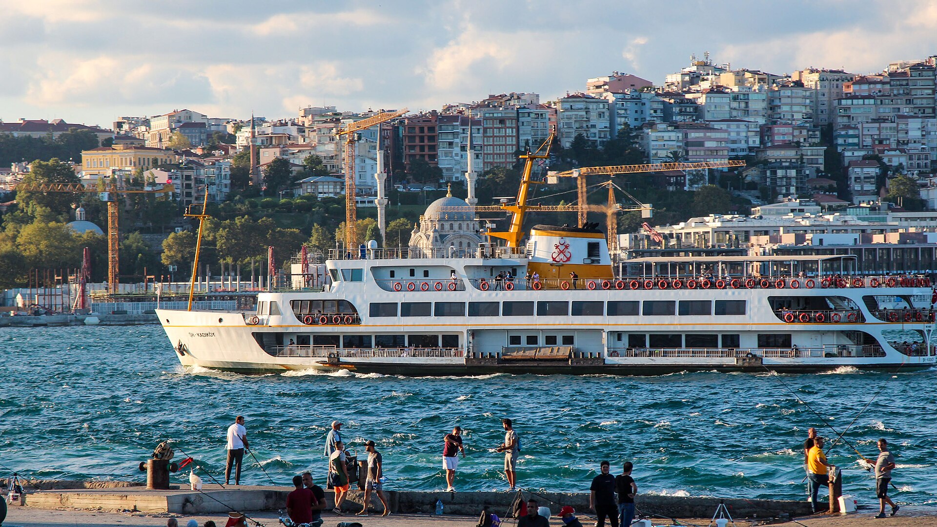 Istanbul skyline 01.jpg