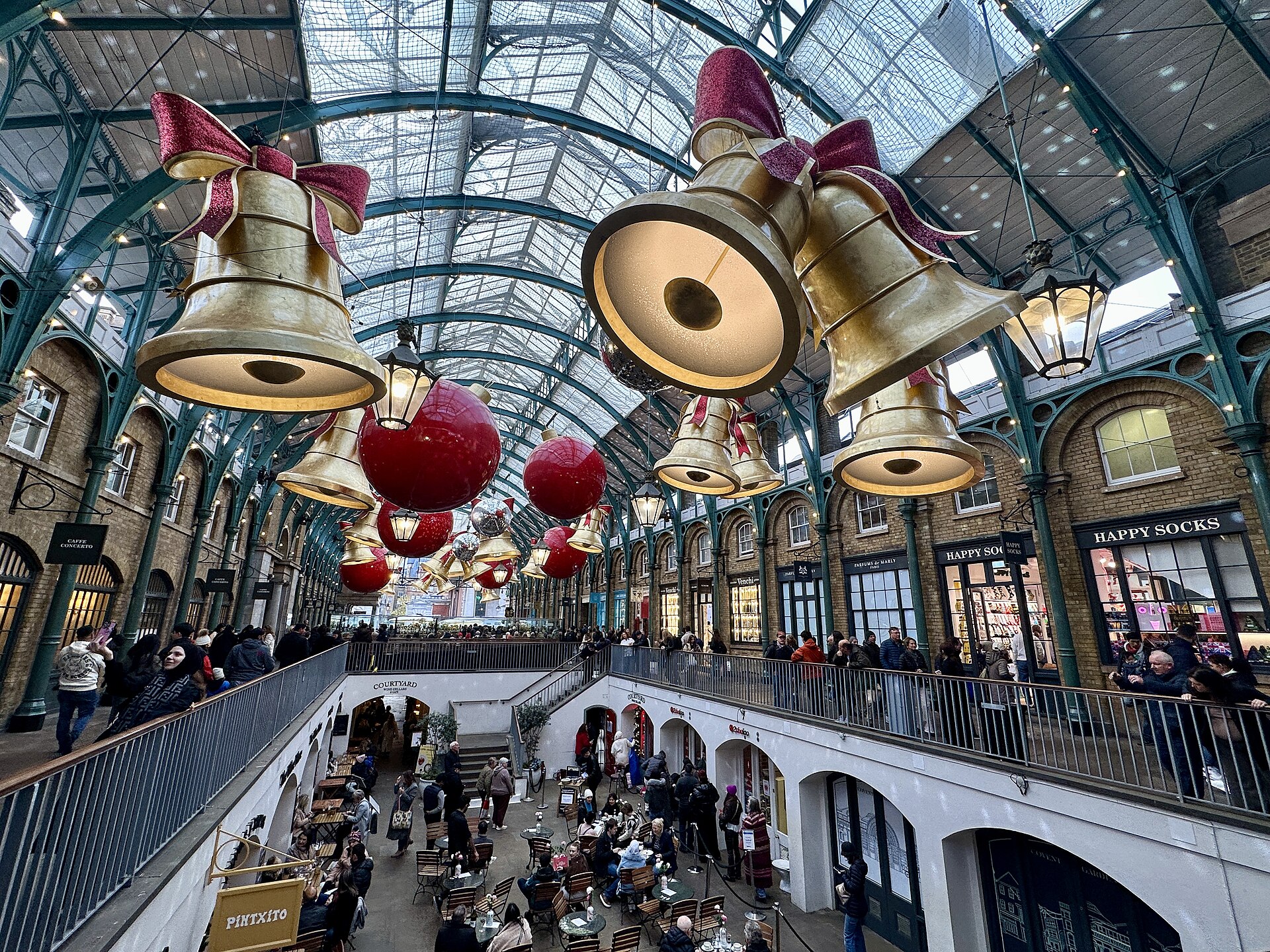 Covent Garden, Christmas decorations 2025-11-16.jpg