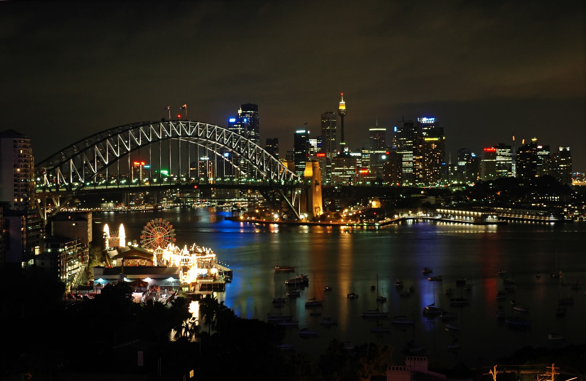 Sydney Harbour night skyline.jpg