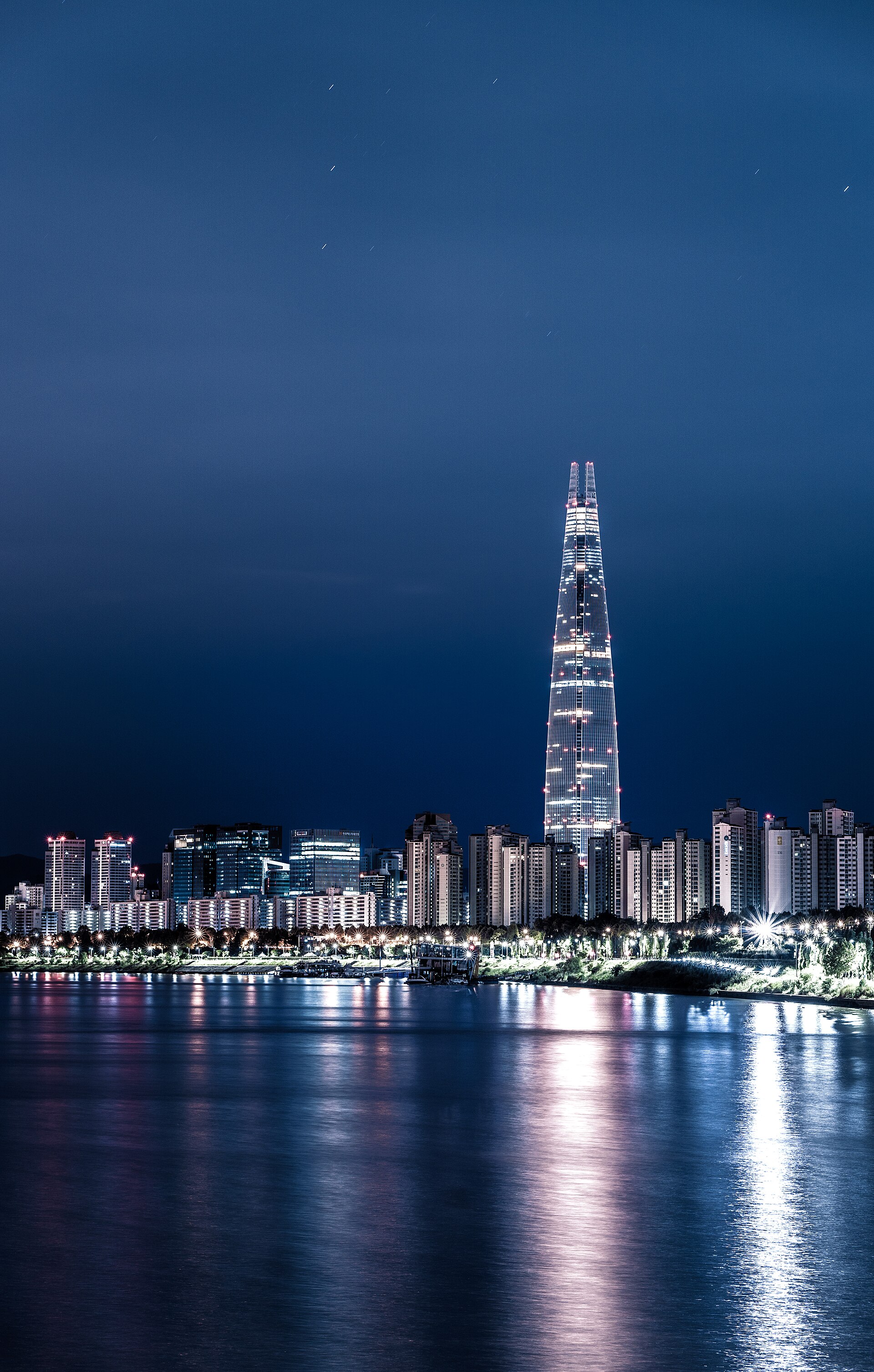 Seoul Skyline Night 2018.jpg
