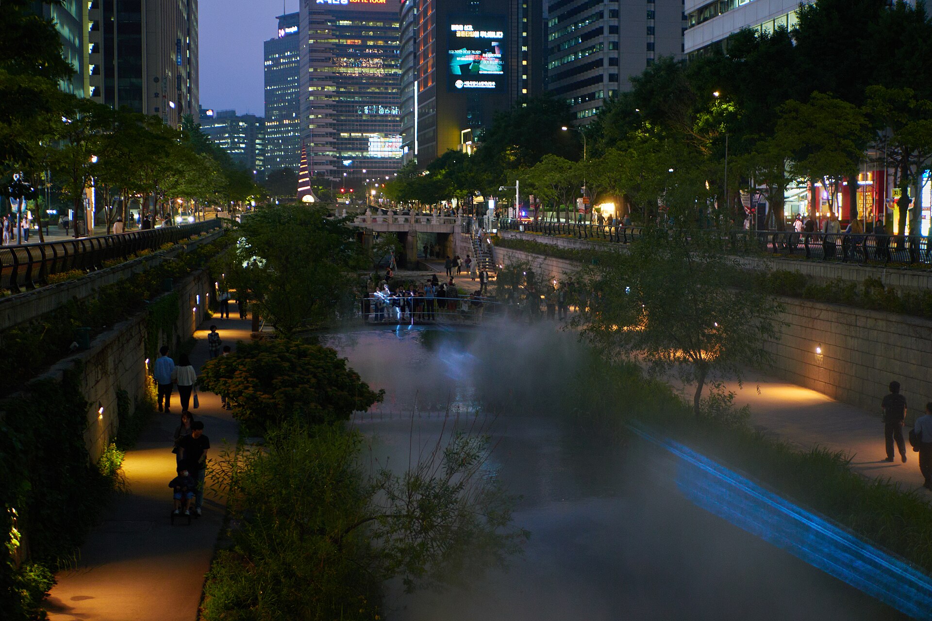Cheonggyecheon, Seoul - Cheonggyecheon2320.jpg