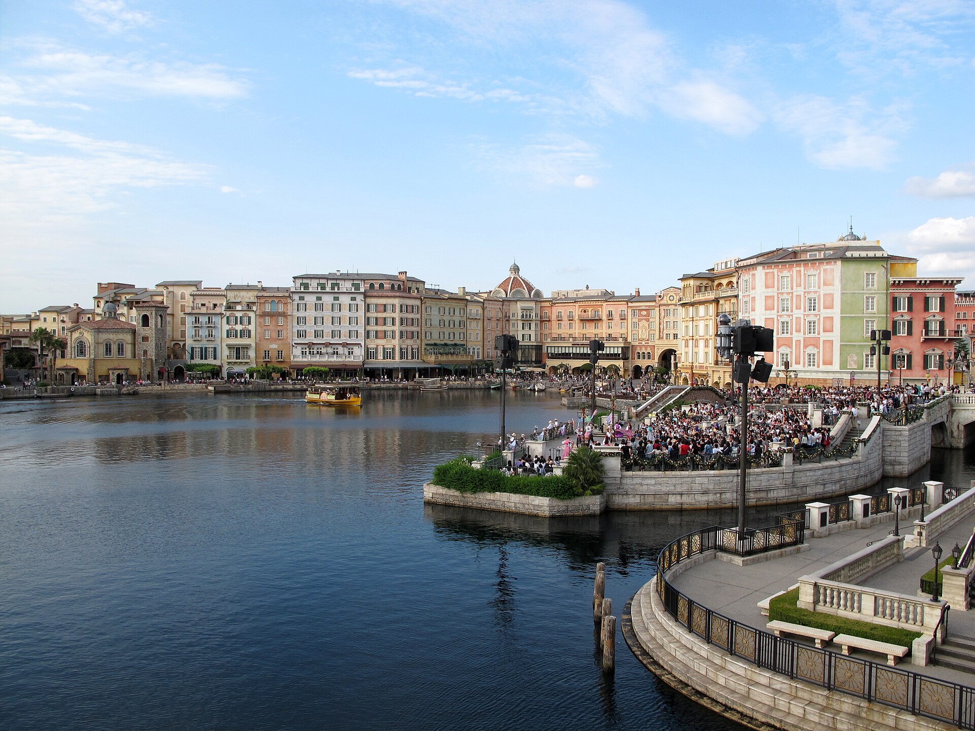 Tokyo DisneySea Mediterranean Harbour View1 201306.jpg