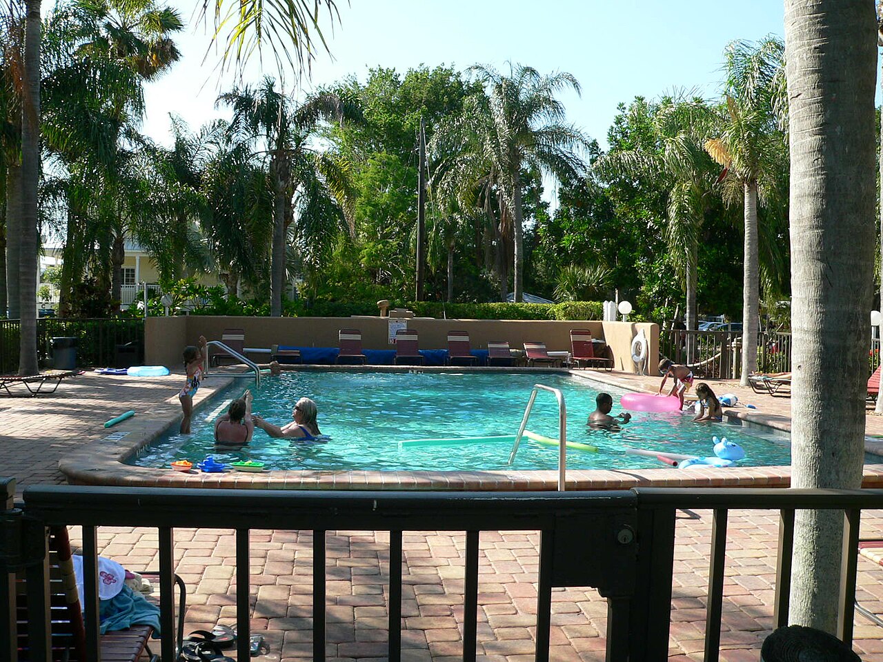 Pool at Tropical Shores Beach Resort - panoramio