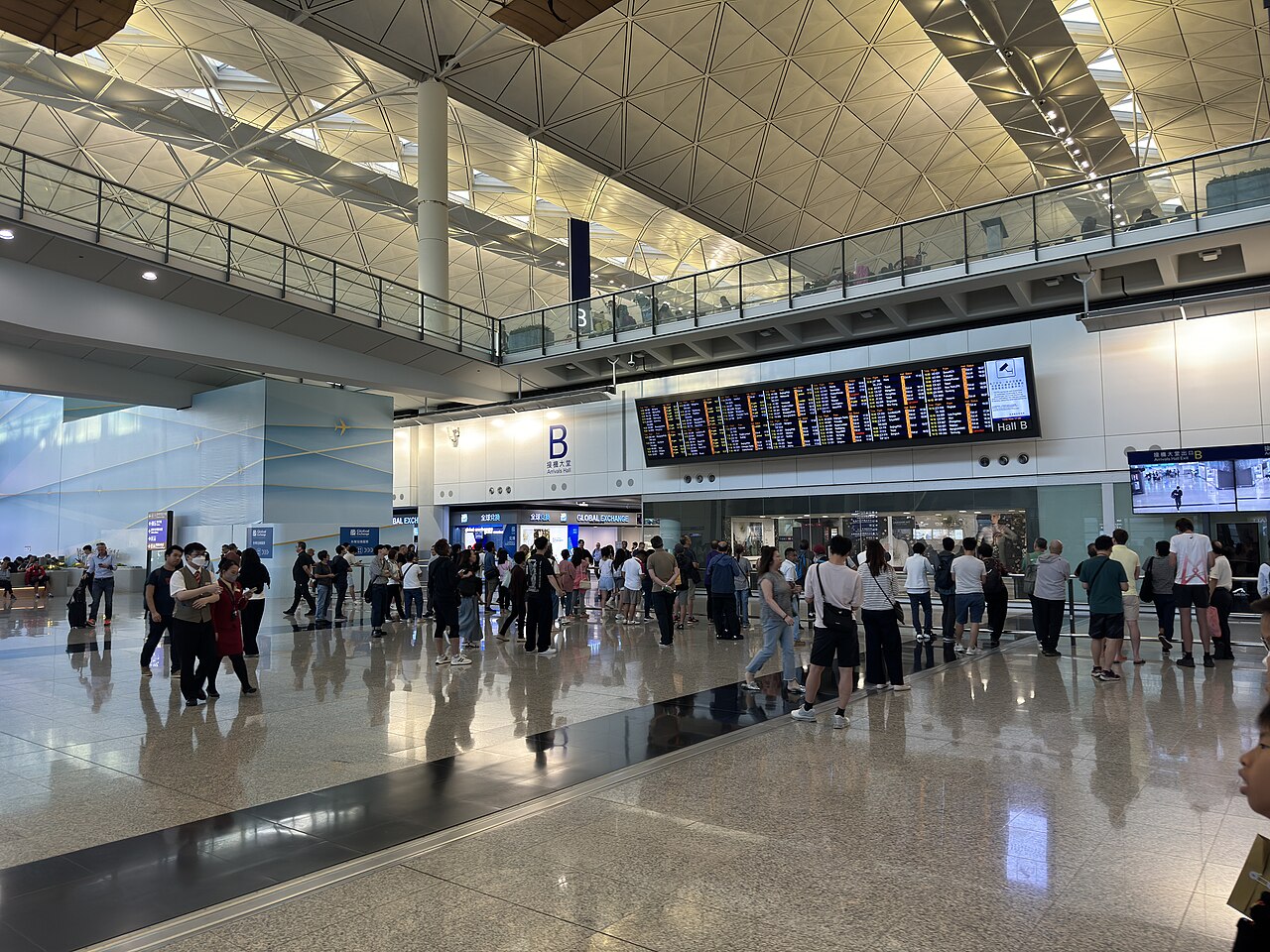 Hong Kong International Airport Arrivals Hall B 02-11-2024