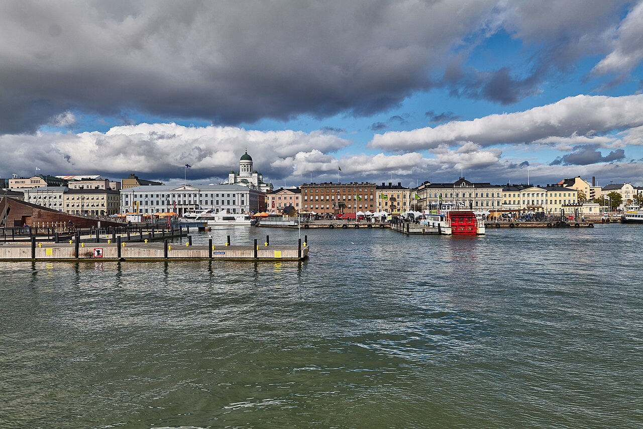 Kauppatori Helsinki from city ferry 2022-09-18 04