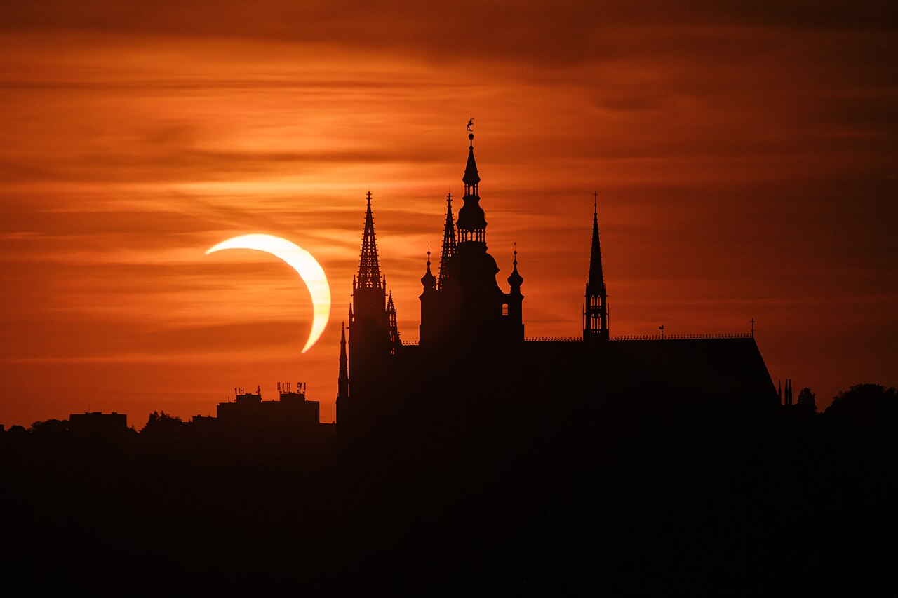 Solar eclipse of 2026 August 12 in Prague (Prague Castle from Riegrovy sady)