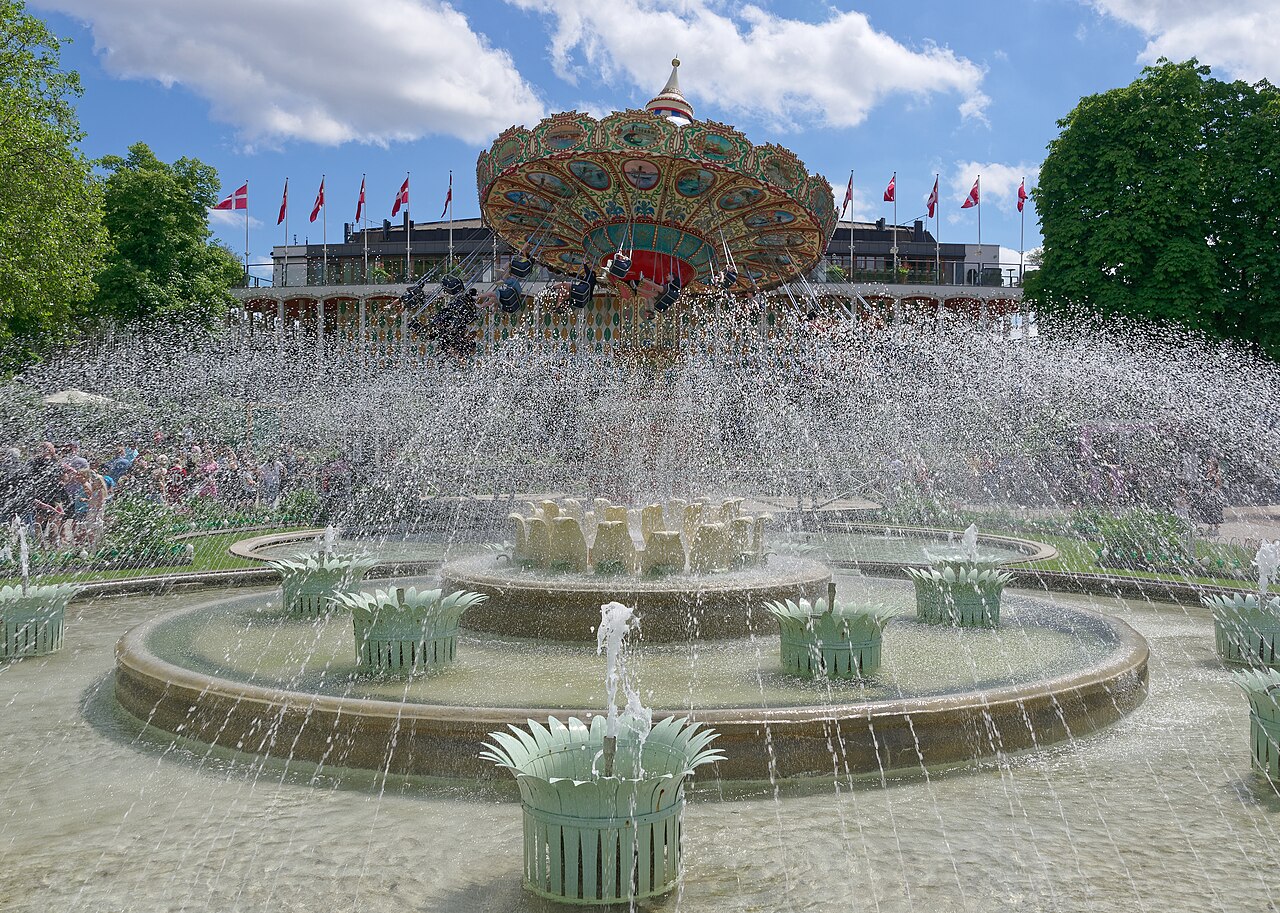 Fountain in Tivoli Gardens, Copenhagen, 1307 7156