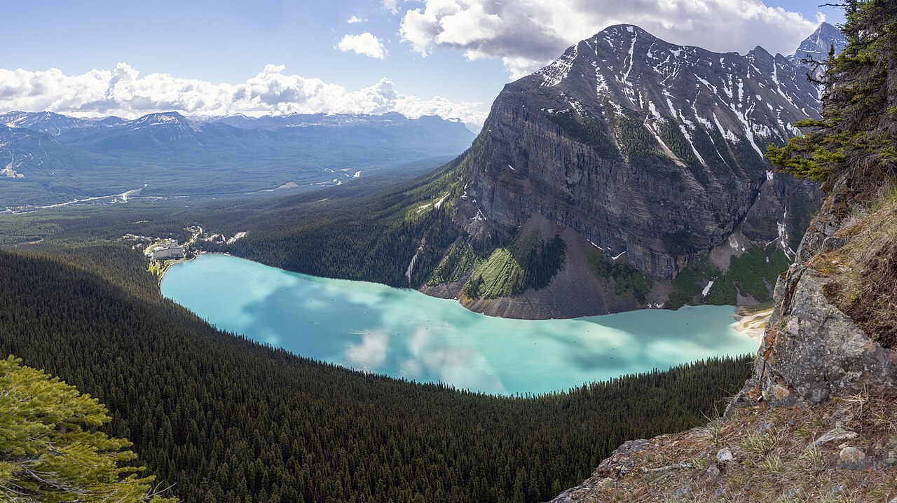 1 lake louise pano 2019
