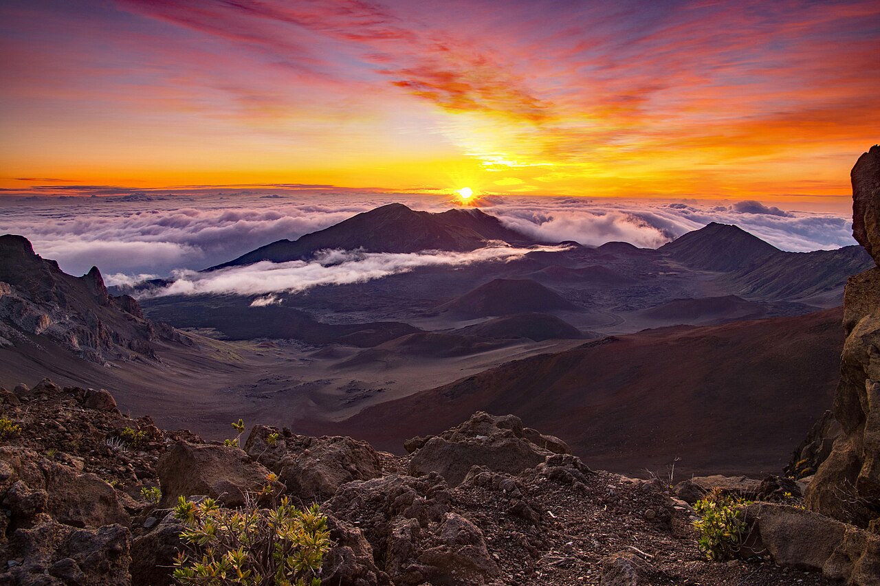 Haleakala Sunrise Maui Hawaii Haleakala National Park - Flickr - Mferbfriske